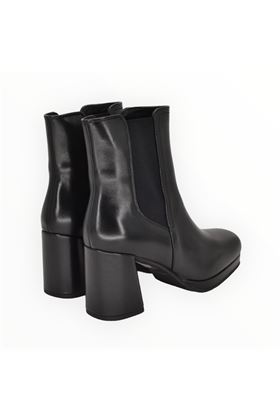 Tronchetto donna in pelle colore nero. BRUNO PREMI | 2602-NERO